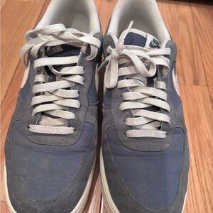 Nike Men's Classic Blue and Gray Sneakers